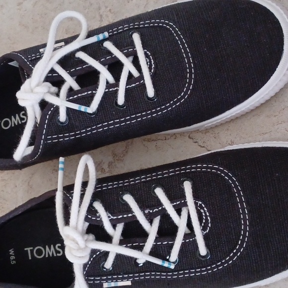 TOMS Canvas Lace Up Sneakers - Size 6.5 - Picture 3 of 8